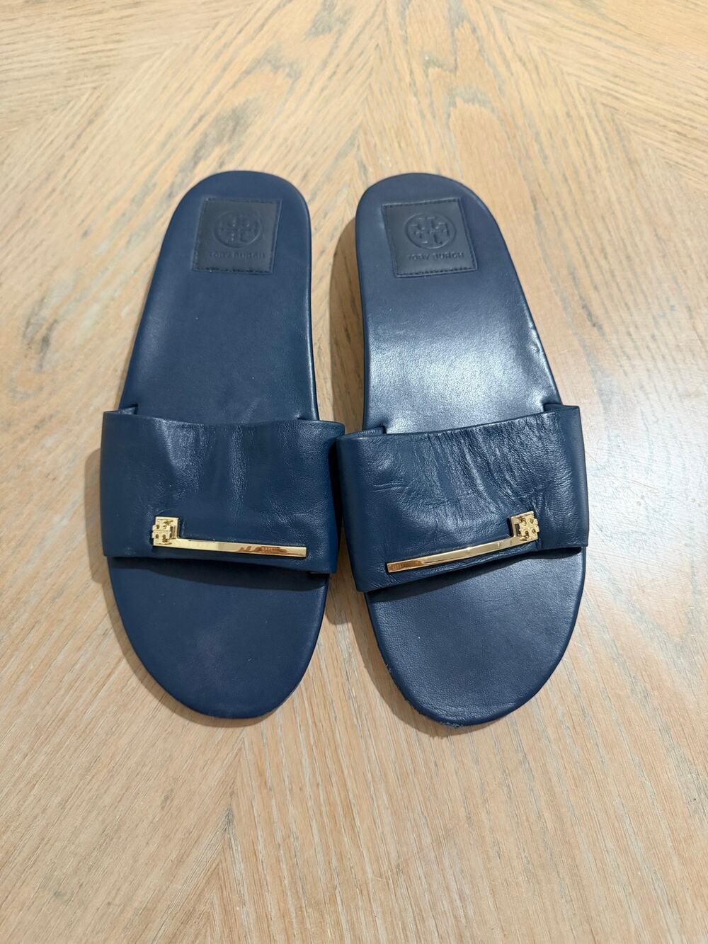 Tory Burch navy Leather sides with gold hardware side women’s 13